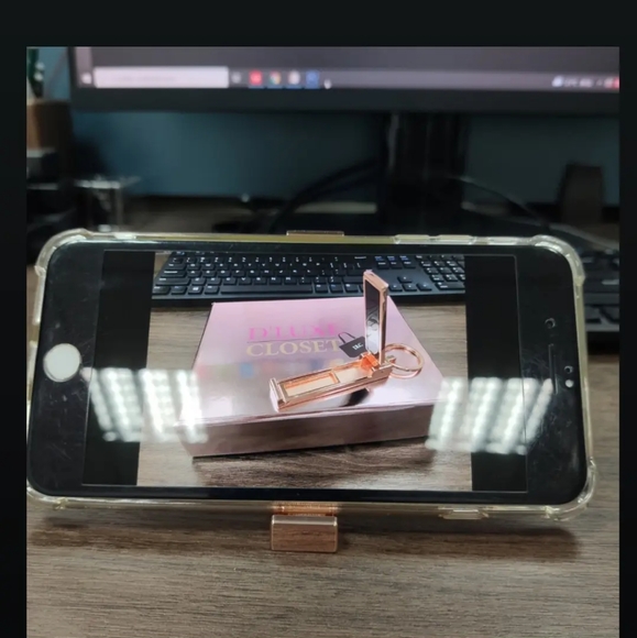 Hand Sanitizer and Multi function phone/purse holder gift set - Picture 7 of 16